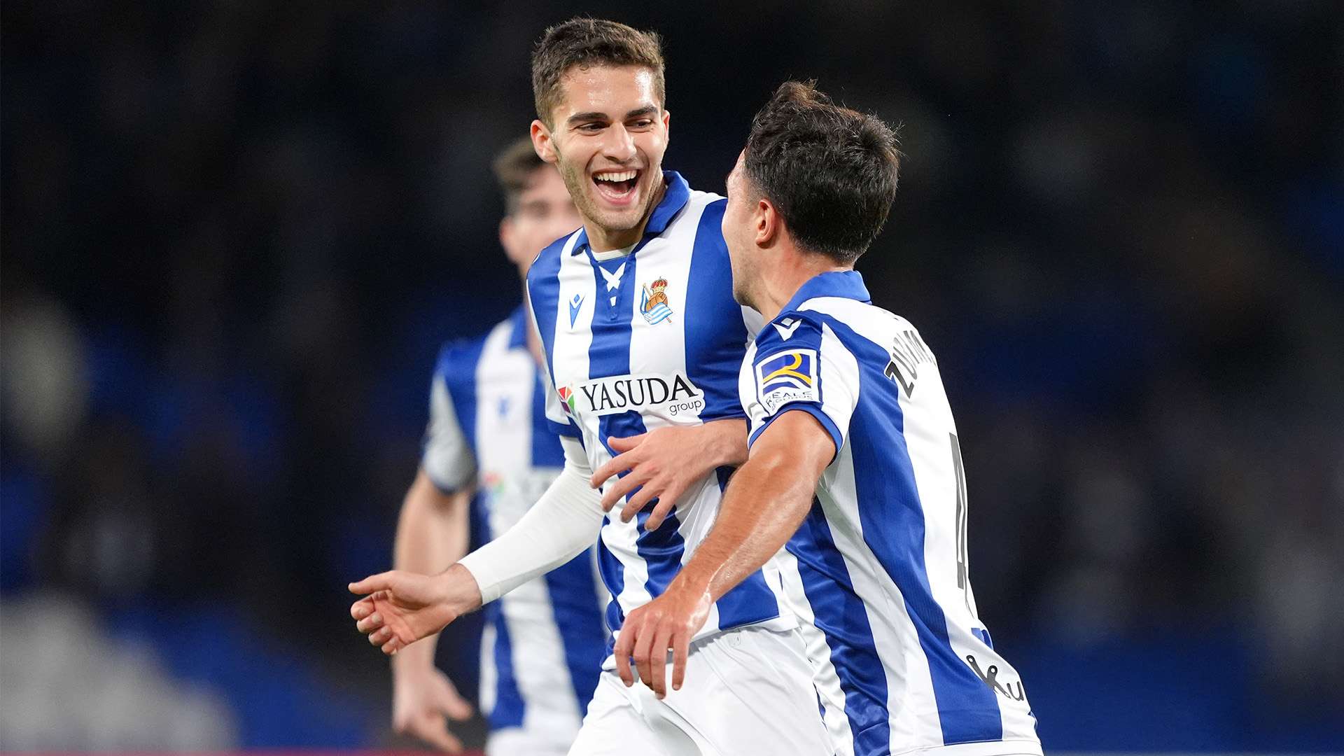 防守端也展 防守端也展